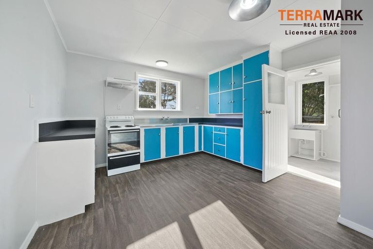 Photo of property in 9 Hewson Crescent, Otaki Beach, Otaki, 5512