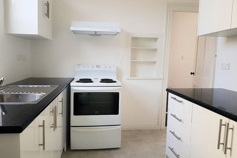 Photo of property in 20a Waripori Street, Berhampore, Wellington, 6023