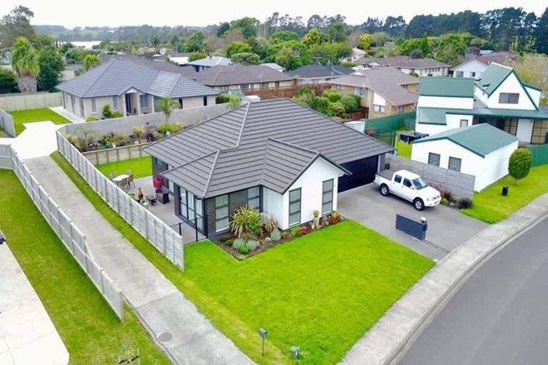 Photo of property in 41 Harbour Crest Drive, Waiuku, 2123