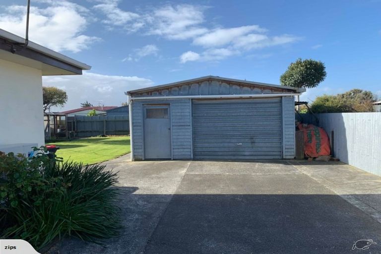 Photo of property in 76 Mcquarrie Street, Kingswell, Invercargill, 9812
