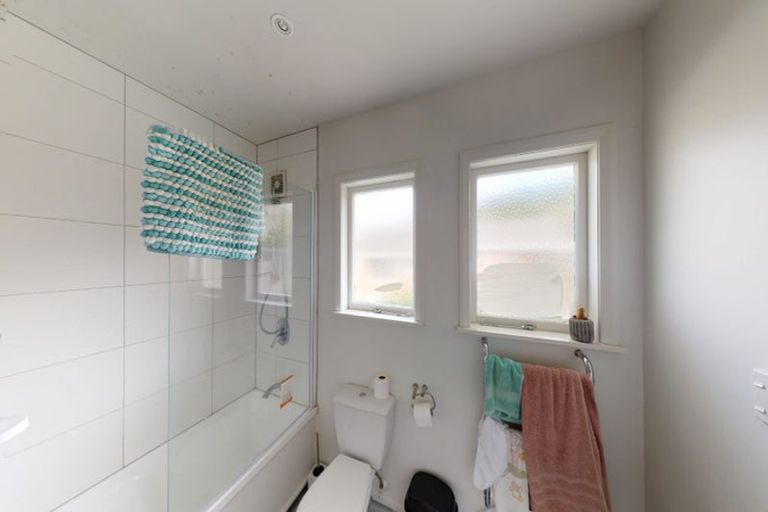 Photo of property in 39a Parkvale Road, Karori, Wellington, 6012