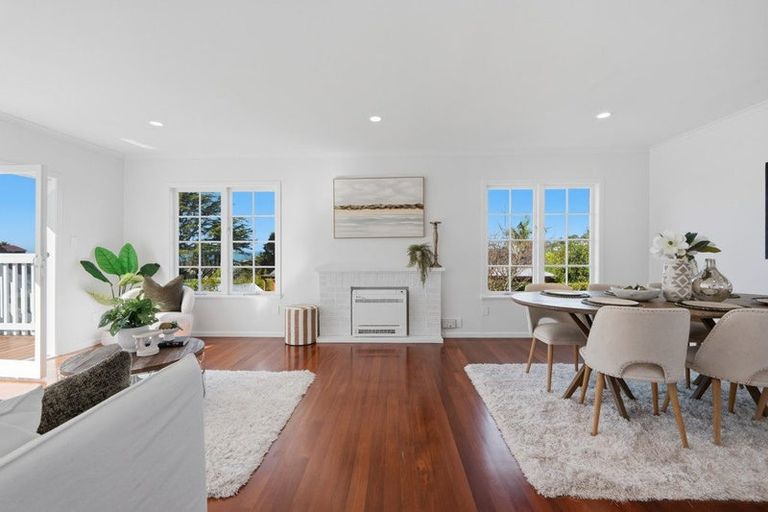 Photo of property in 355 East Coast Road, Mairangi Bay, Auckland, 0630