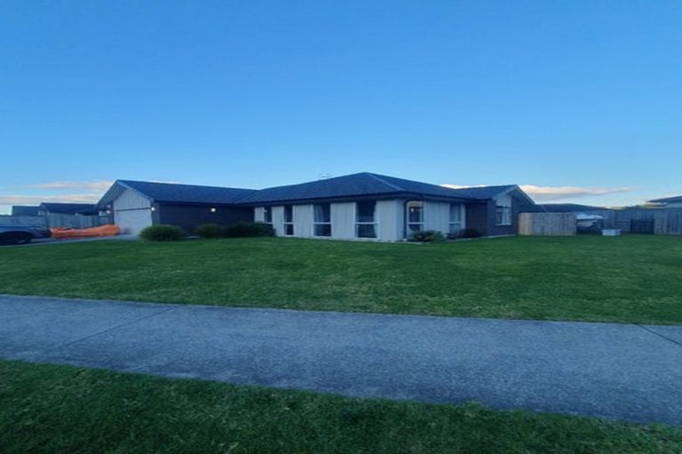 Photo of property in 4 Lakeside Terrace, Omokoroa, 3114