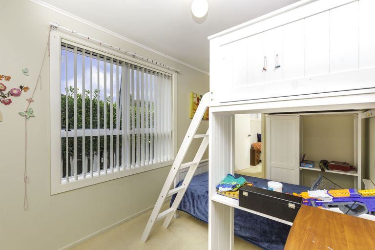 Photo of property in 1a Laurie Avenue, Papakura, 2110