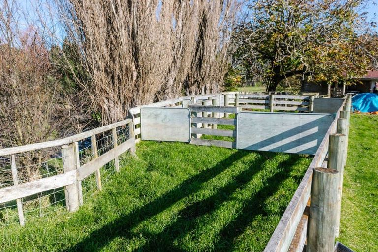 Photo of property in 36 Riverdale Road, Dannevirke, 4930