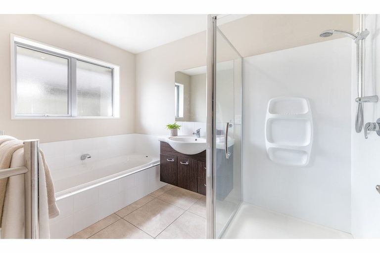 Photo of property in 6 Gosling Crescent, Halswell, Christchurch, 8025