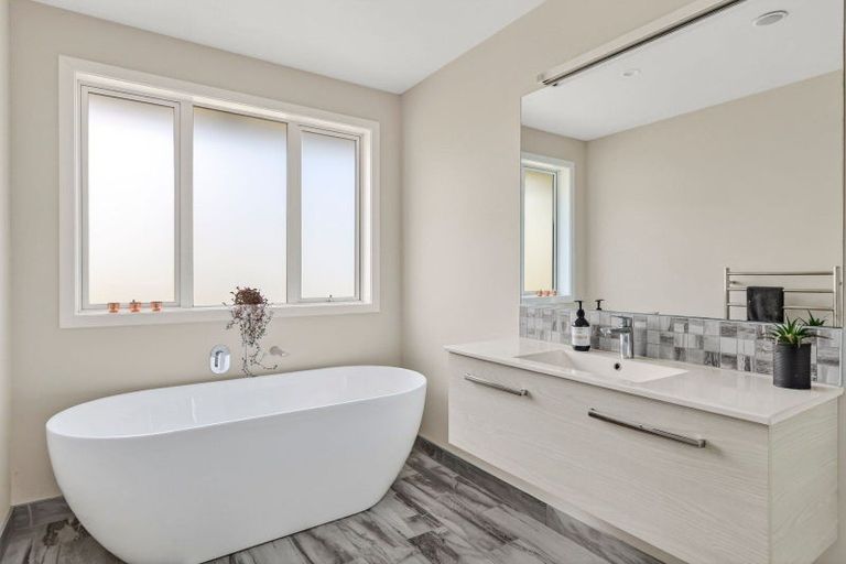 Photo of property in 235 Hiwi Road, Tauwhare, Hamilton, 3287