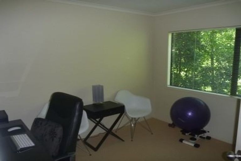 Photo of property in 22 Catrina Avenue, Birkenhead, Auckland, 0626