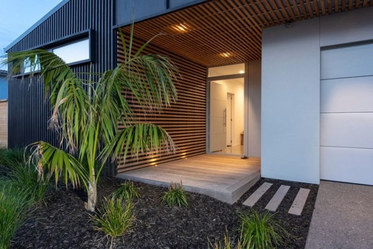 Photo of property in 15 Awatira Drive, Papamoa Beach, Papamoa, 3118