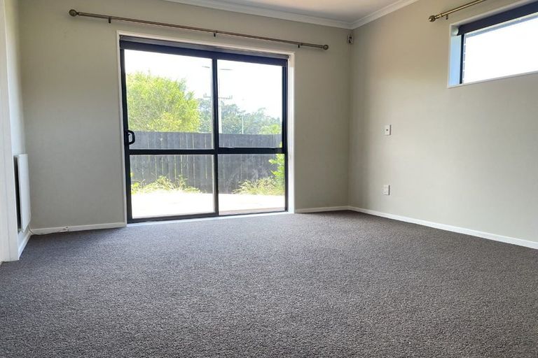 Photo of property in 20 Jade Court, Rosedale, Auckland, 0632