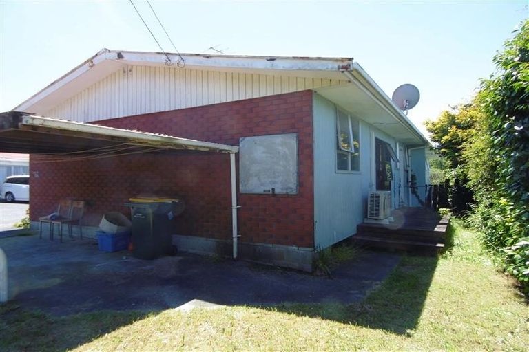 Photo of property in 1/117 Seaview Road, Westown, New Plymouth, 4310