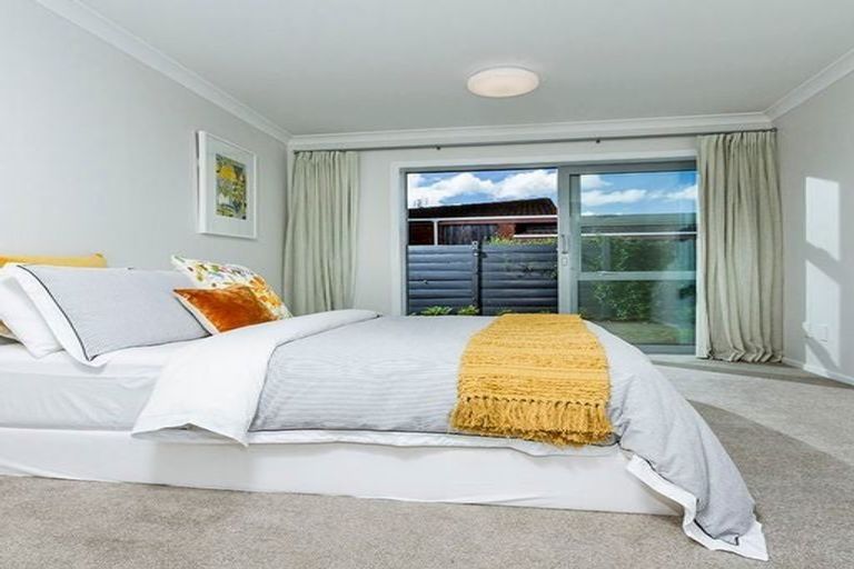 Photo of property in 1/2 Ocean View Road, Milford, Auckland, 0620