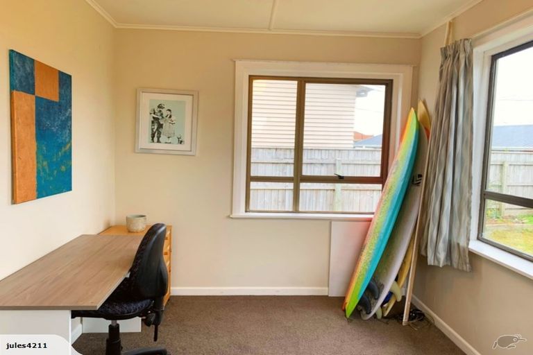 Photo of property in 8 Chard Street, Westown, New Plymouth, 4310