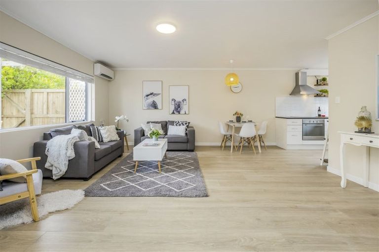 Photo of property in 2/19 Milton Road, Orewa, 0931