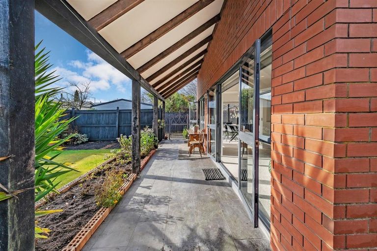 Photo of property in 1/24 Blighs Road, Strowan, Christchurch, 8052