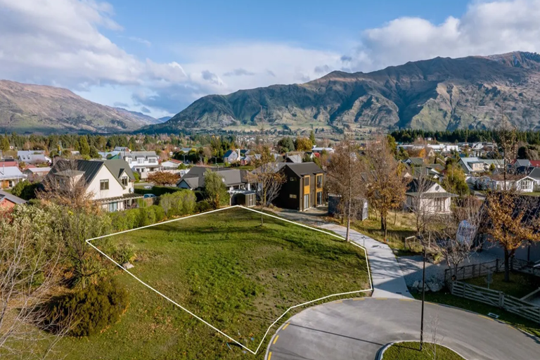 Photo of property in 7 Greenwood Lane, Wanaka, 9305
