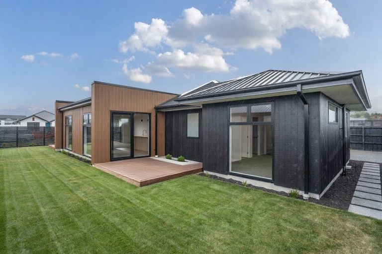 Photo of property in 10 Inch Crescent, Rangiora, 7400