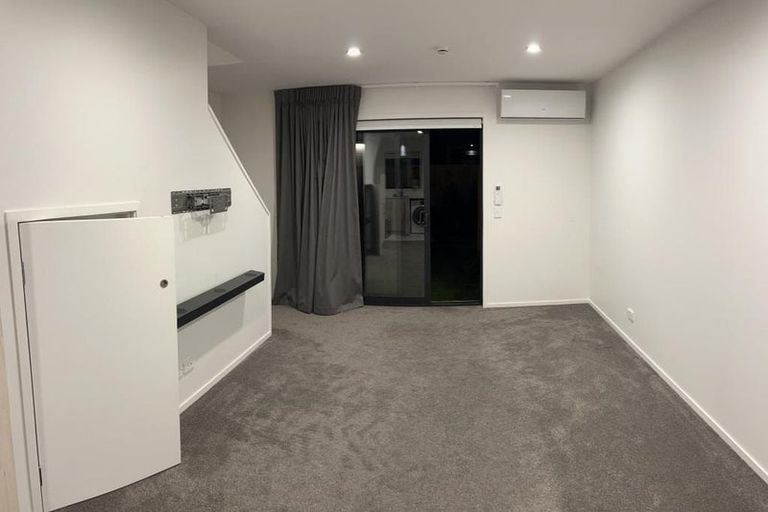 Photo of property in 3/22 Yeovil Road, Te Atatu Peninsula, Auckland, 0610