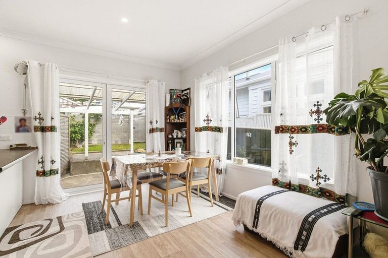 Photo of property in 29 Palm Avenue, Lyall Bay, Wellington, 6022