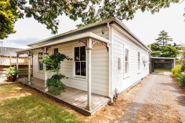 Photo of property in 174 Ruahine Street, Roslyn, Palmerston North, 4414