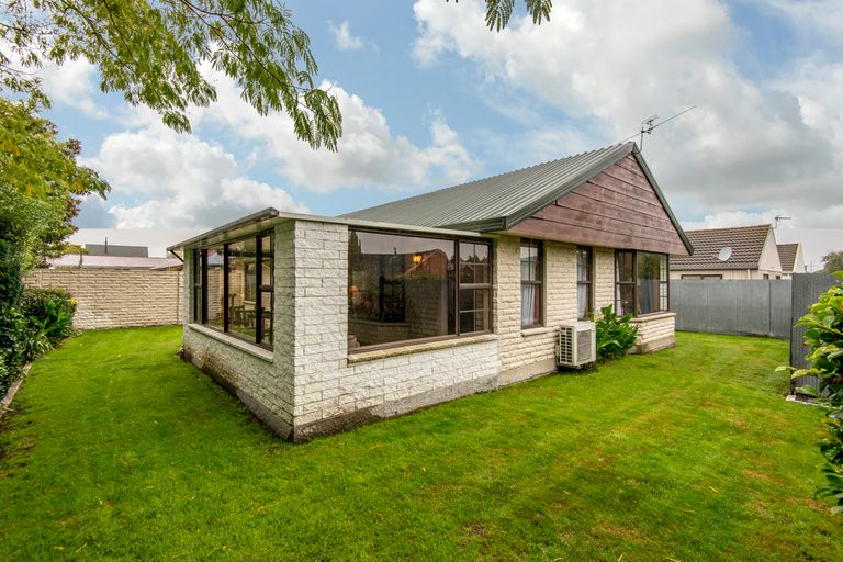 Photo of property in 60a Main North Road, Woodend, 7610