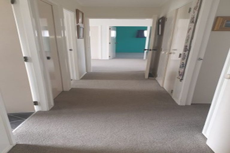 Photo of property in 20 Harbour Crest Drive, Waiuku, 2123