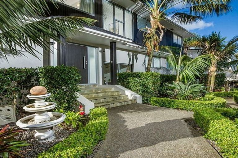 Photo of property in 1/2 Ocean View Road, Milford, Auckland, 0620