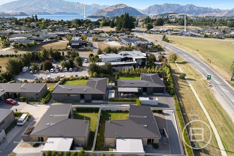 Photo of property in 4 Stackbrae Avenue, Wanaka, 9305