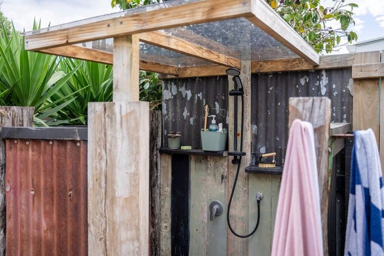 Photo of property in 16 Ngapaki Street, Waikanae Beach, Waikanae, 5036