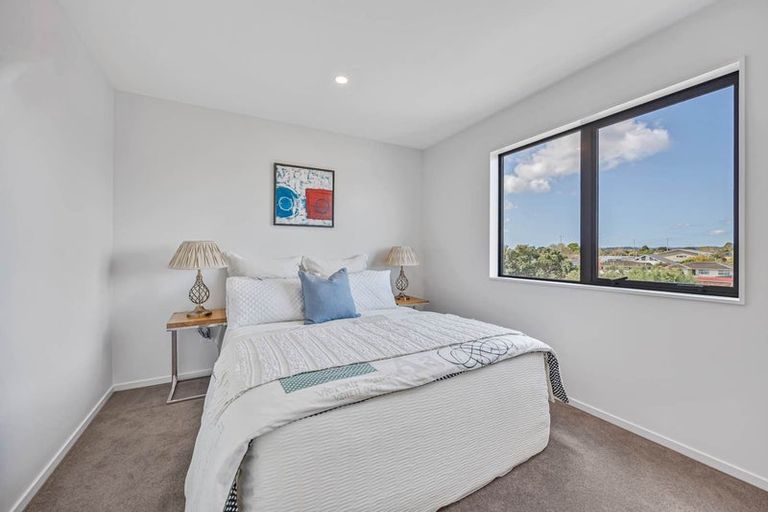 Photo of property in 2/25 Taikata Road, Te Atatu Peninsula, Auckland, 0610