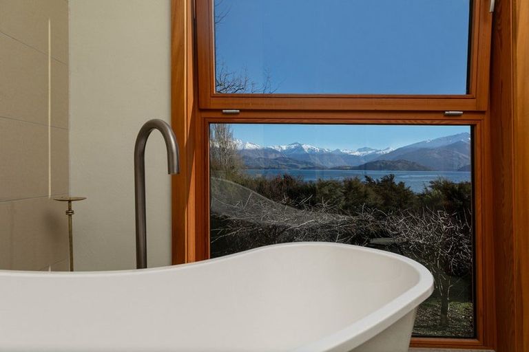 Photo of property in 337 Beacon Point Road, Wanaka, 9305