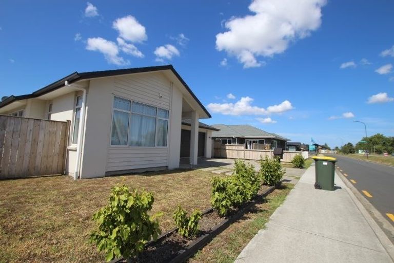Photo of property in 18 Paso Fino Crescent, Karaka, Papakura, 2113
