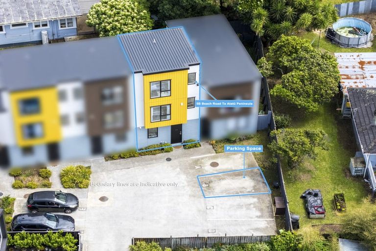 Photo of property in 5b Beach Road, Te Atatu Peninsula, 0610