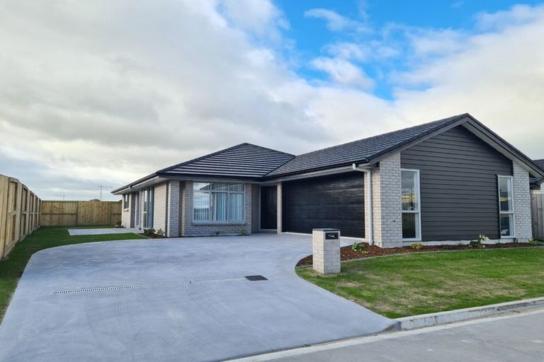 Photo of property in 17 Komata Crescent, Papamoa Beach, Papamoa, 3118