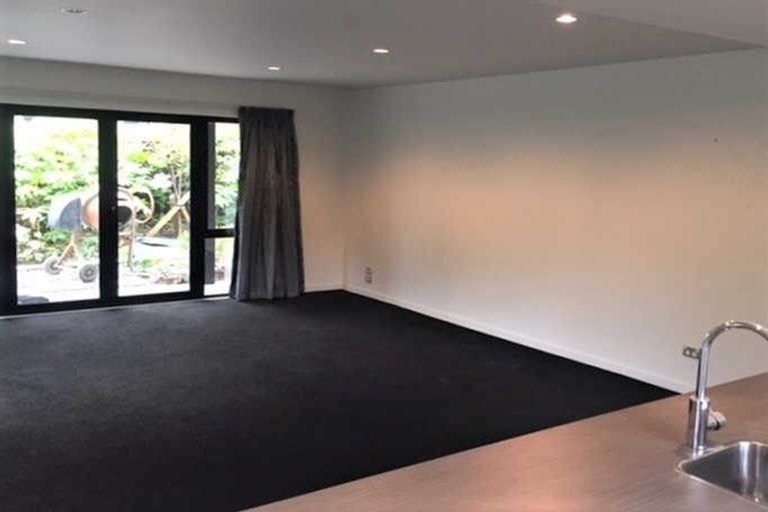 Photo of property in 82 Springfield Road, St Albans, Christchurch, 8014