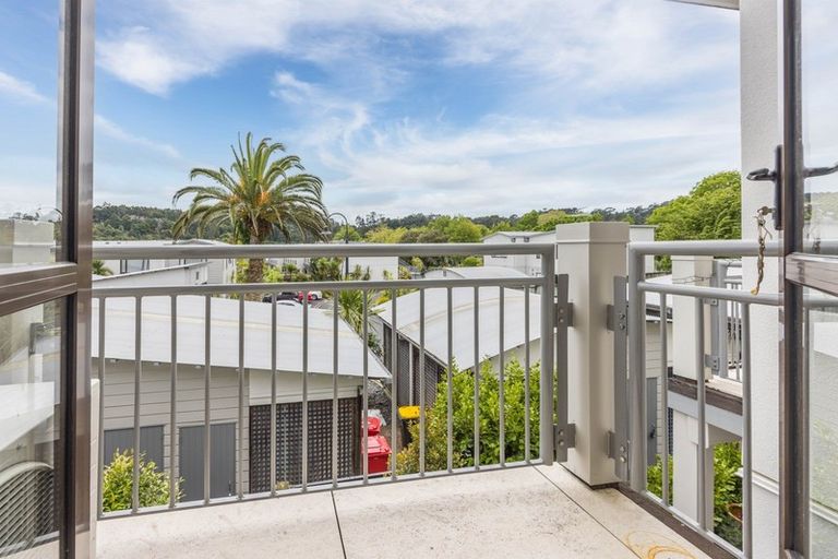 Photo of property in The Grange, 10/92 Bush Road, Albany, Auckland, 0632