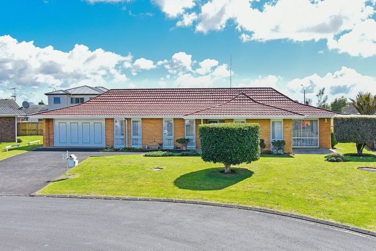 Photo of property in 5 Pettit Place, Manukau, Auckland, 2025