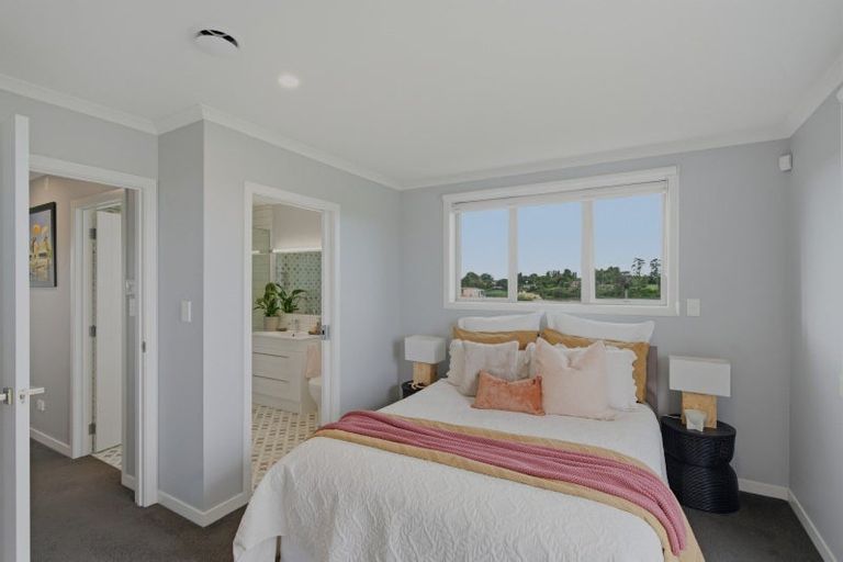 Photo of property in Waterview Estate, 28/4 Greystone Place, Omokoroa, 3114