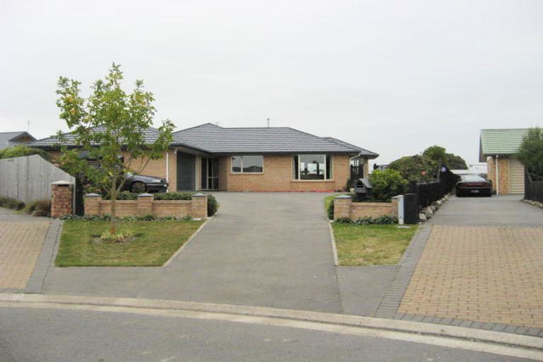 Photo of property in 14 Peel Close, Rolleston, 7614