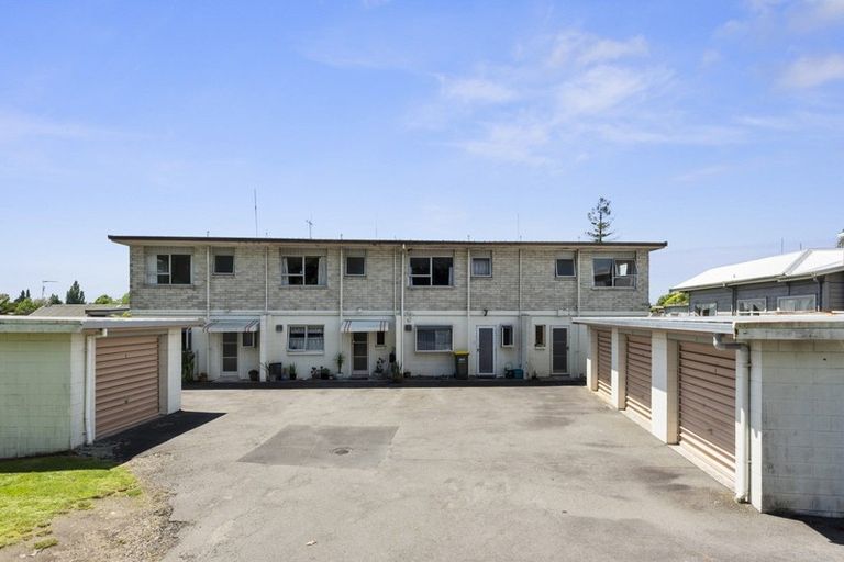 Photo of property in 2/1196 Victoria Street, Whitiora, Hamilton, 3200