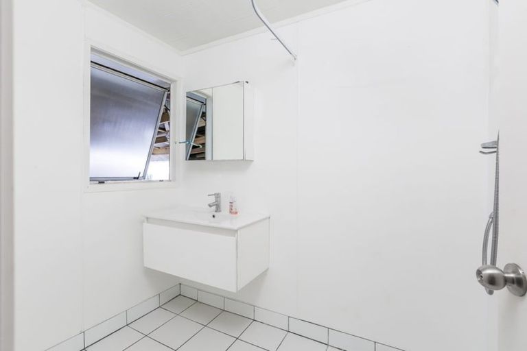 Photo of property in 12 Avro Place, Mangere, Auckland, 2022