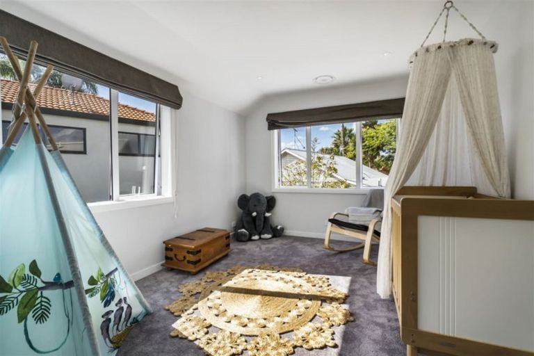 Photo of property in 39 Church Street, Winton, 9720