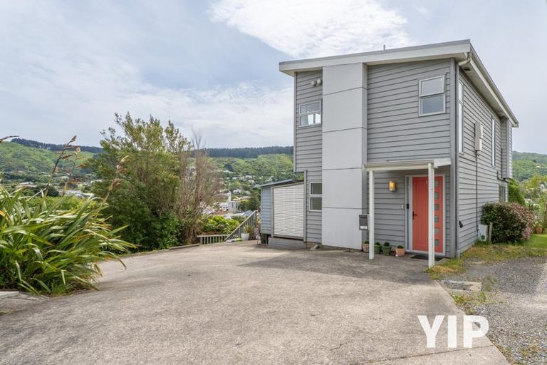 Photo of property in 35 Tawa Terrace, Tawa, Wellington, 5028