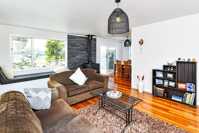 Photo of property in 19 Hazeldene Place, Opaheke, Papakura, 2113