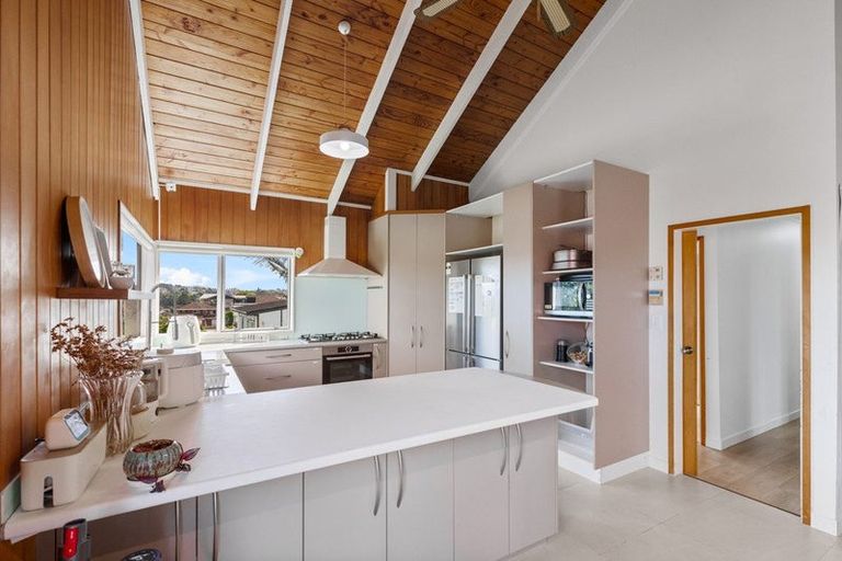 Photo of property in 177 West Harbour Drive, West Harbour, Auckland, 0618