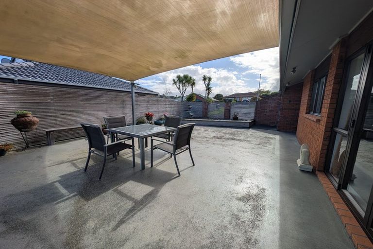 Photo of property in 10 Woodview Rise, Botany Downs, Auckland, 2010