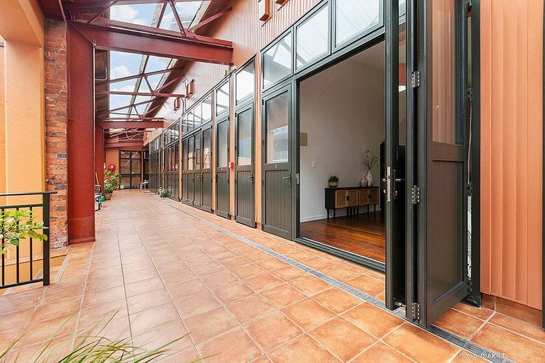 Photo of property in Courtenay Mews Apartments, 18/14 Alpha Street, Te Aro, Wellington, 6011