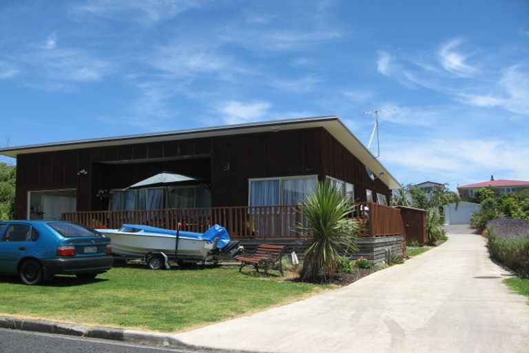 Photo of property in 9 Keven Road, Clarks Beach, Pukekohe, 2679