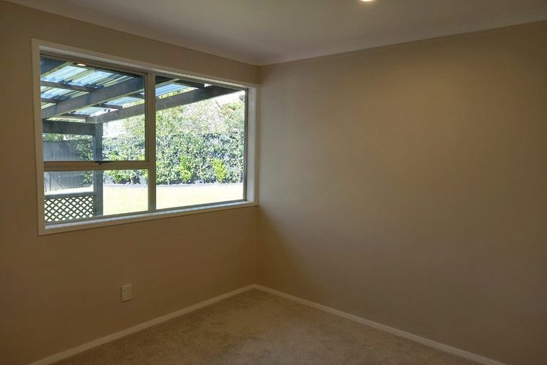 Photo of property in 23 Spinella Drive, Bayview, Auckland, 0629