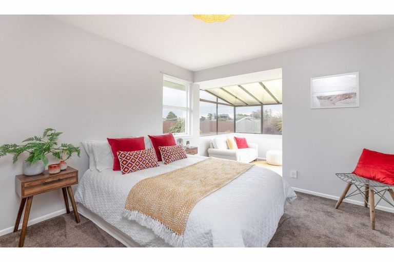 Photo of property in 37 Woodgrove Avenue, North New Brighton, Christchurch, 8083